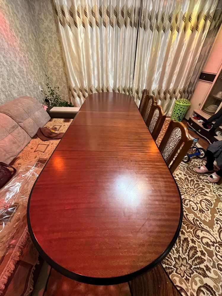 Продам стол и стульев