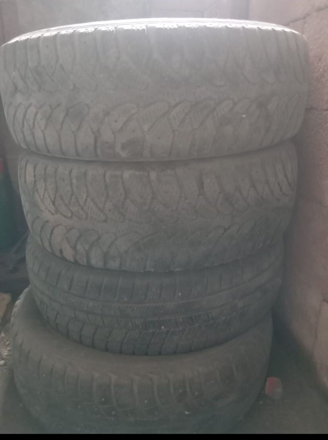 Продам шины зимние