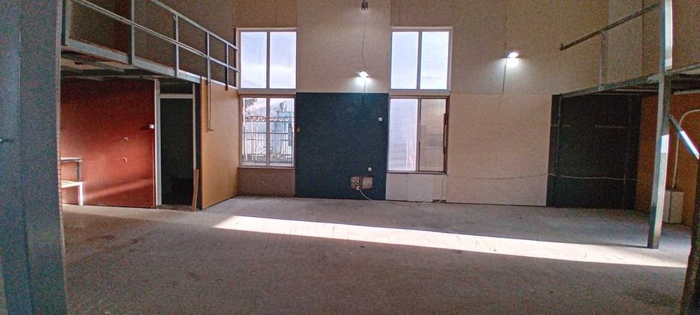 Давам под анем склад в Младост 3