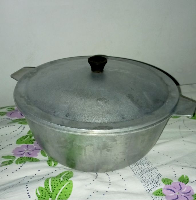 Казан 4л, в отличном состоянии