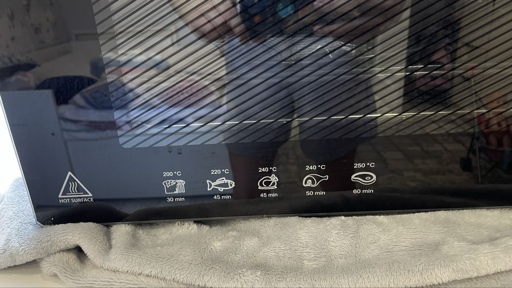 Духовка в отличном (идеальном состоянии)