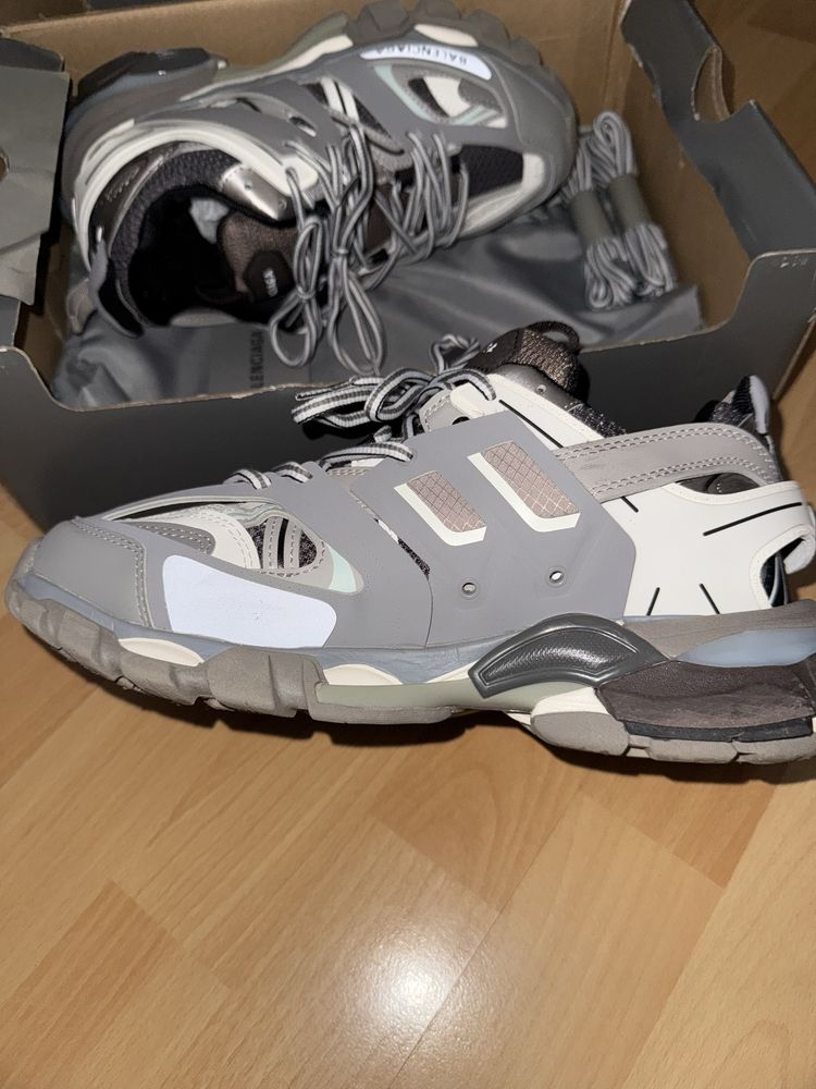 СПЕШНО Balenciaga Track Grey/White 40 EU