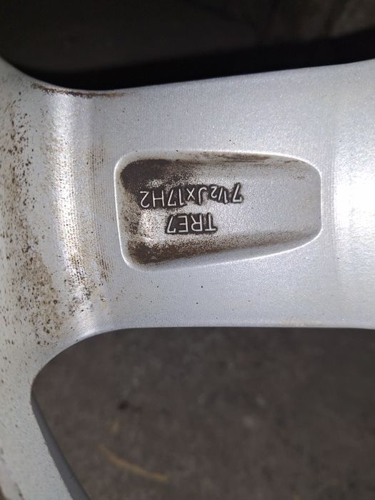 Джанти Dezent 17 5x120 ET 35