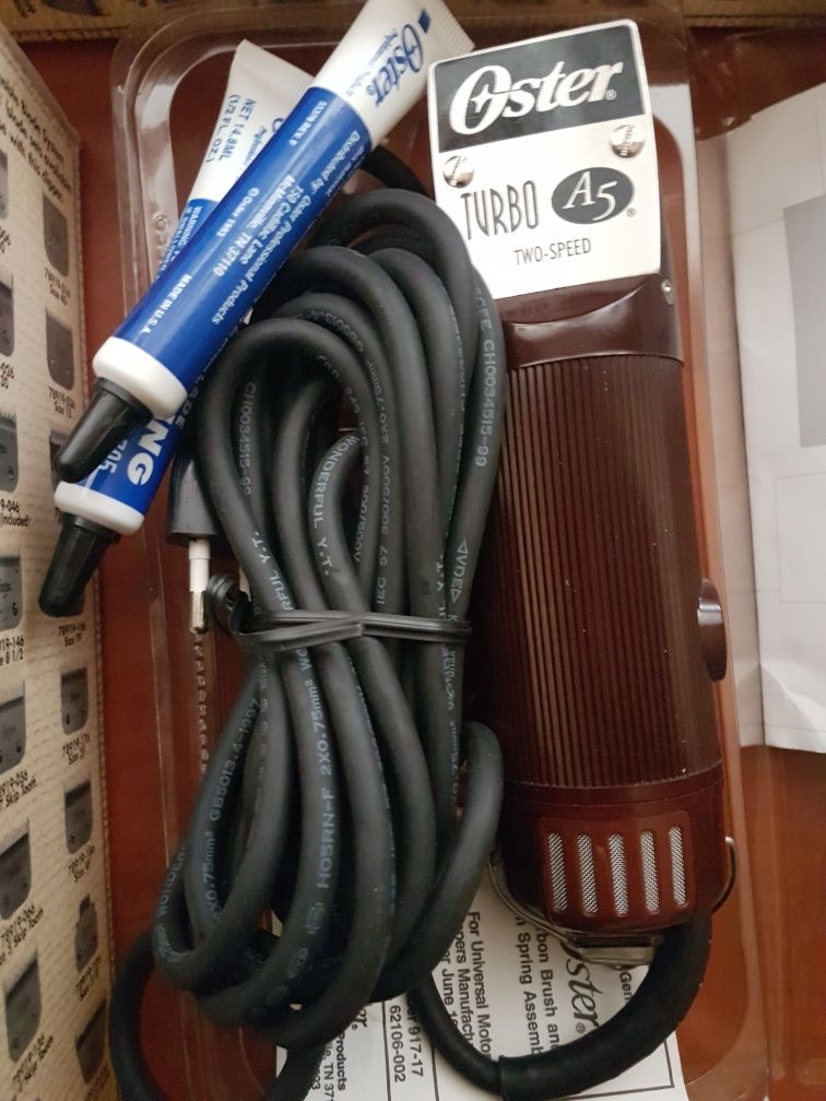Mașină de tuns profesionala OSTER model A5 Golden Turbo made in SUA