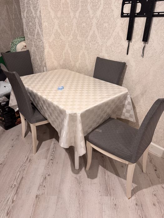 Продам стол со стульями (4)