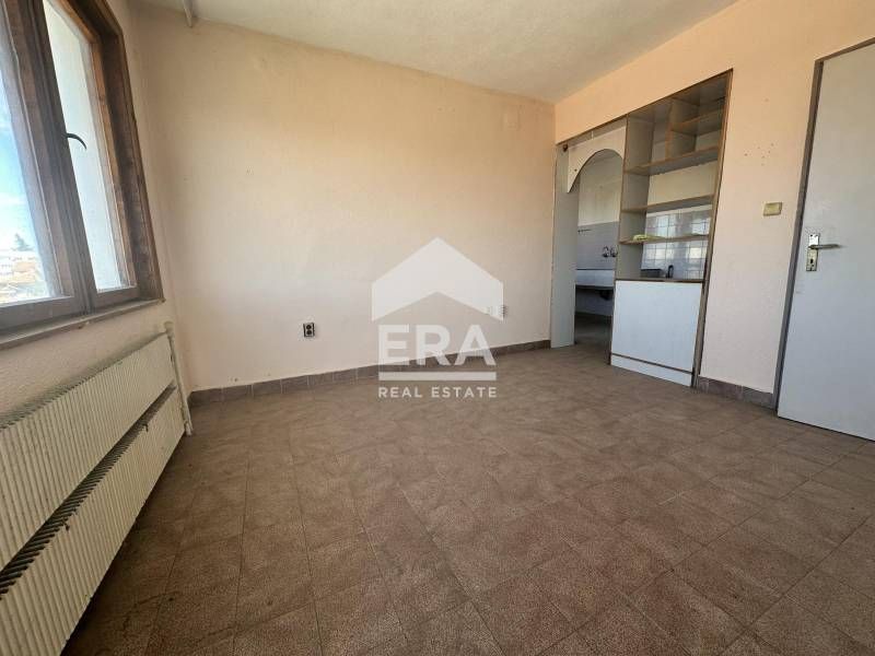ЕКСКЛУЗИВНО от Ера Лайф!Етаж от къща с площ 185 кв.м. за продажба в гр