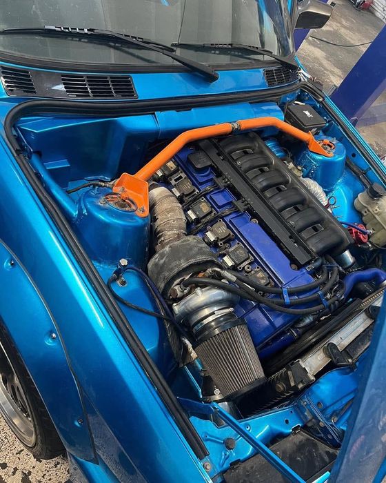 BMW Seria 3 BMW E30 2.5 Turbo a schimba cu un SUV sau o limuzină.