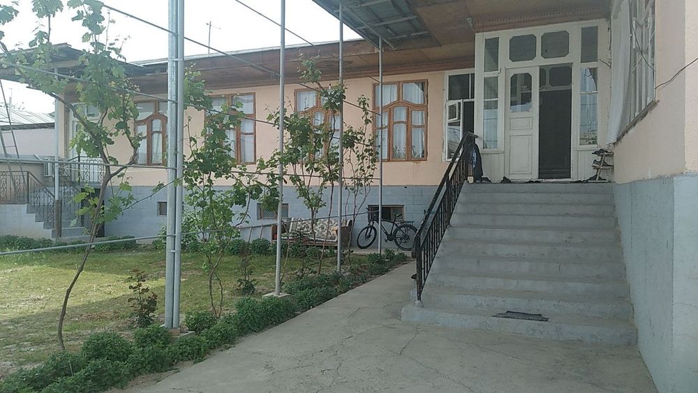 Сотилади 8 сот участка