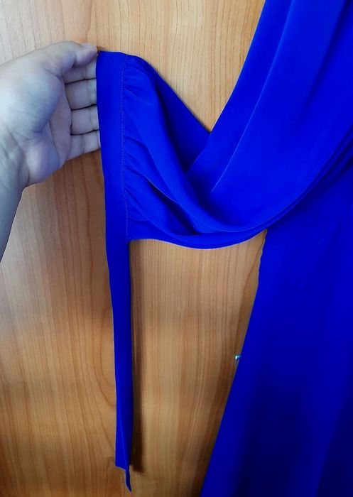 Rochie elegantă cu talie înaltă