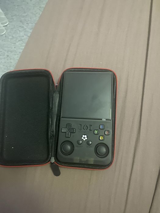 Продам игровую приставку R36MAX