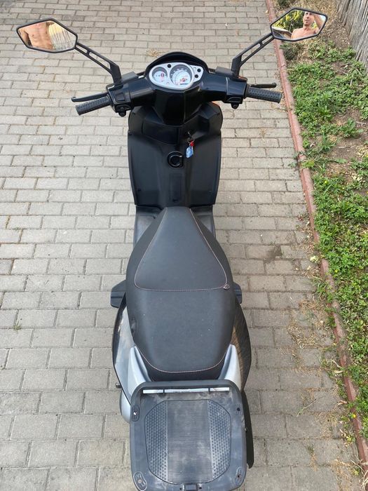 Scuter 125 Aprilia SG