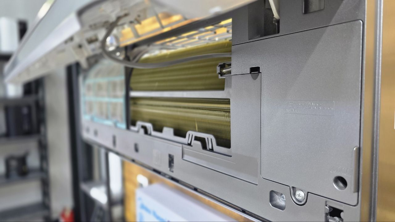 Konditsioner Midea NAOMI INVERTER 12 000 BTU