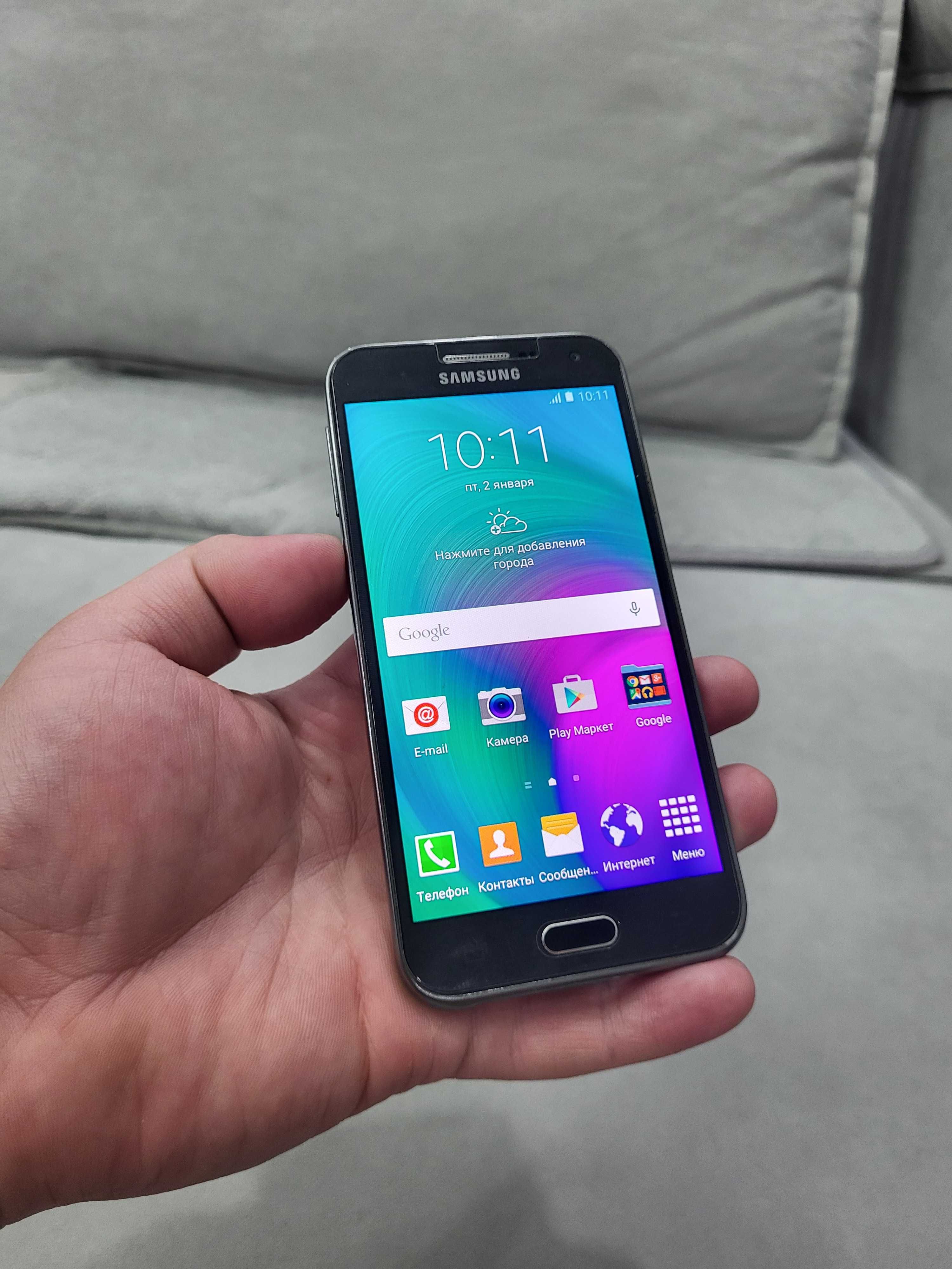 Samsung E5 в отличном состоянии