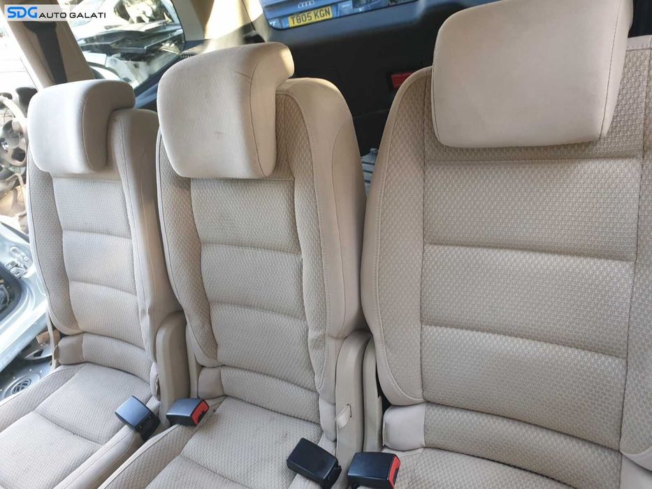 Interior Textil 7 Locuri cu Incalzire Scaun Scaune Fata Stanga Dreapta si Banchete cu Spatar 7 Locuri Volkswagen Touran 1T3 2010 - 2015 [C8096] (necesita cosmetizare, nu e rupt, jumulit, are doar pete)