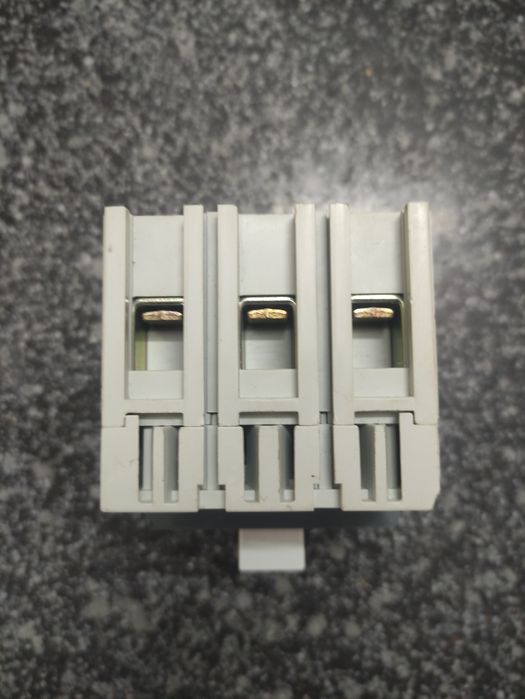 Автоматичен прекъсвач ABB Tmax T1C 100A