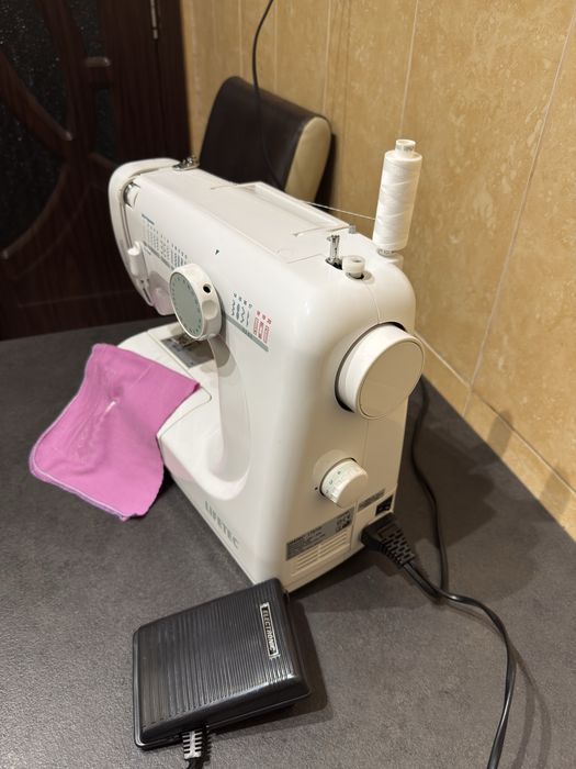 Masina de cusut festonat LIFETEC ca noua