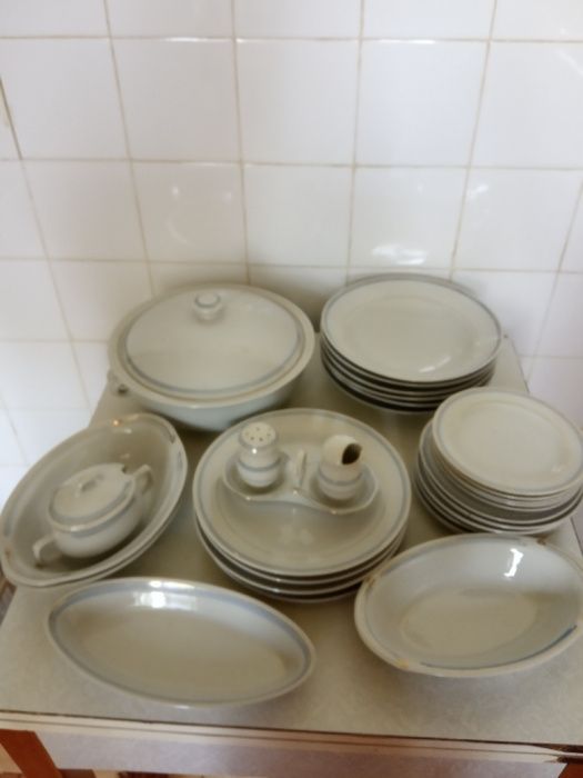 Столовый сервиз на 6 персон.