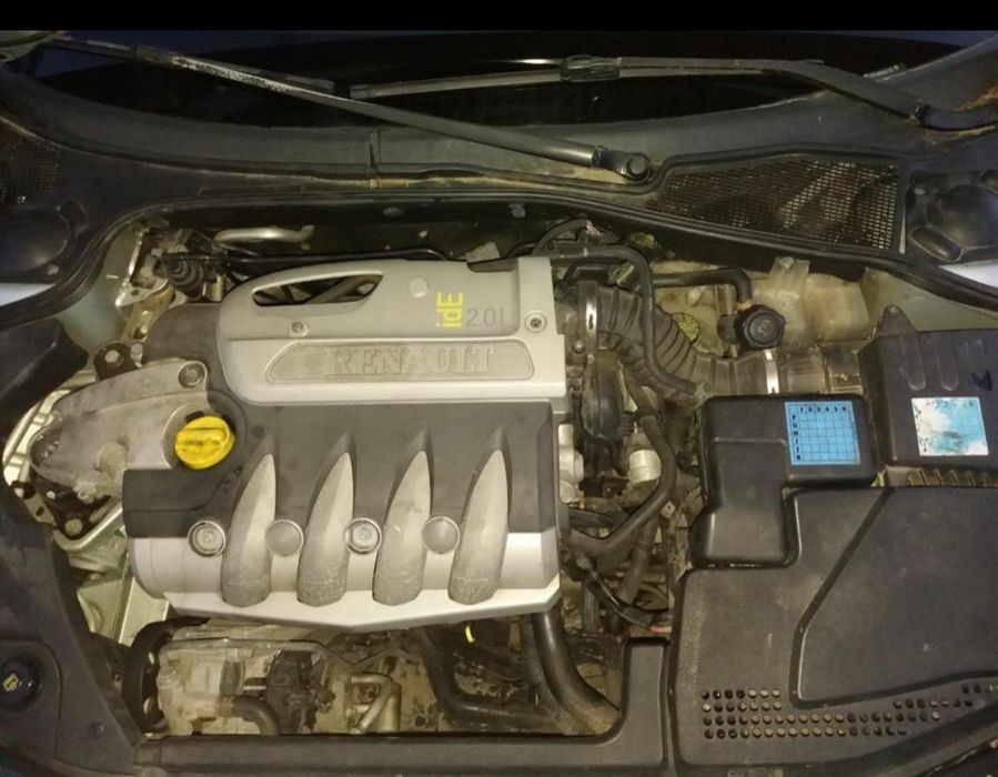 Рено Лагуна Renault Laguna 2.0 бензин 140 коня Цяла или на Части