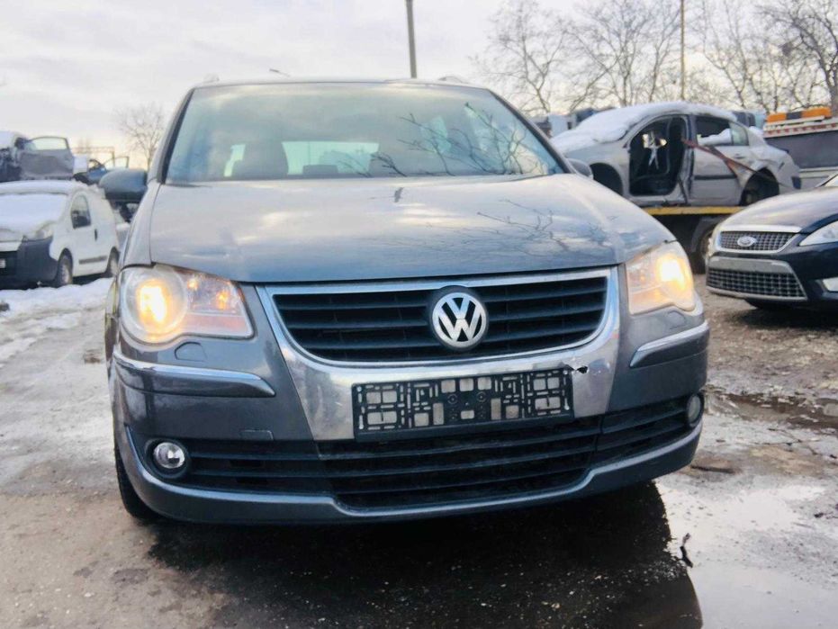 Dezmembrez Volkswagen Touran 2.0 Tdi an 2008 cod motor BKD cutie DSG