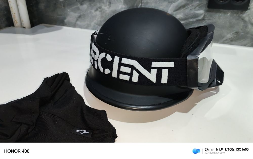 Каска мотоциклетная