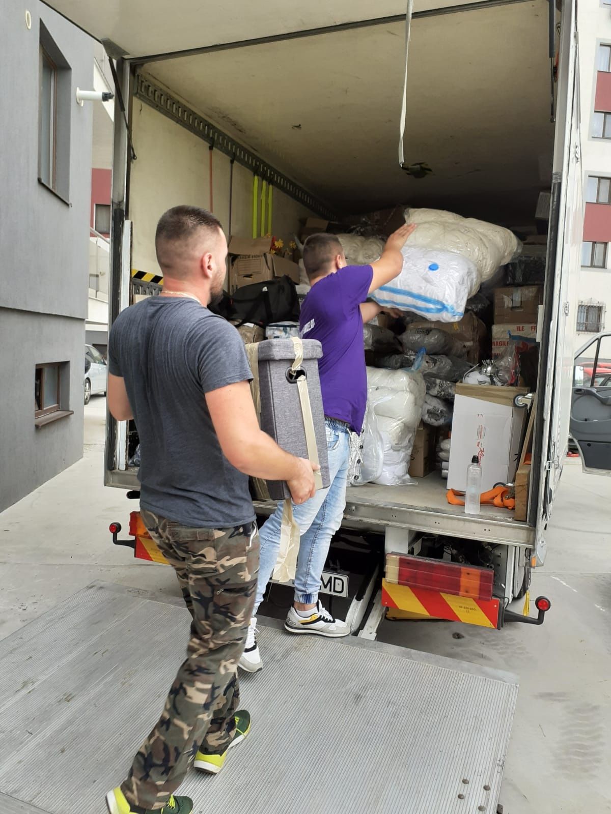 Transport mobila bagaje, demontare remontare mobilier mutari hamali