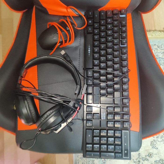 Клавиатура, мышь, наушники