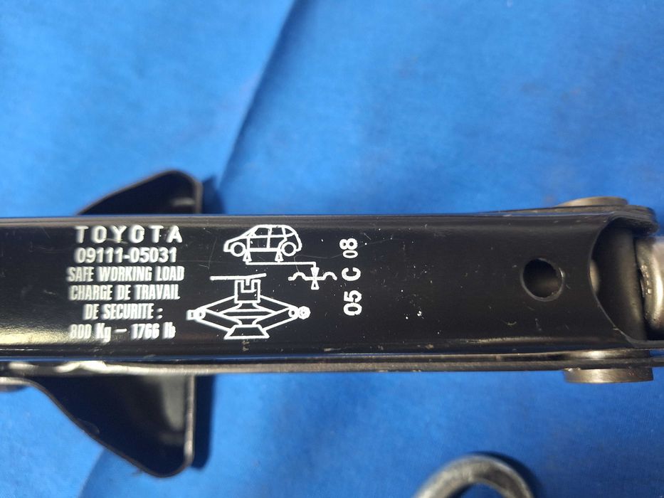 CRIC AUTO Oem TOYOTA Auris Corolla Prius - CA NOU