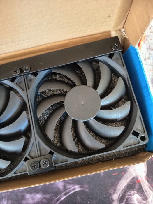 Ventilator triplu pentru placa video, Cooler CPU Aigo lumini RGB