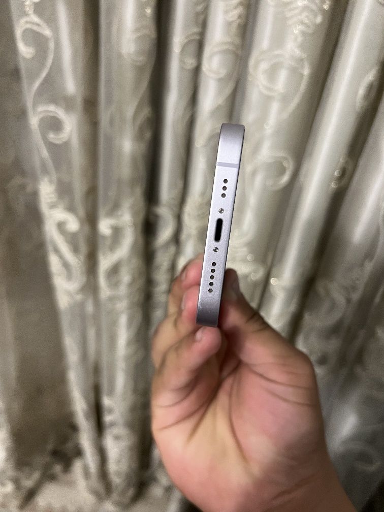Iphone 14
Xotirasi 128
Yili 2024
Rangi pushti
Dakument karobka yoq 
Ho