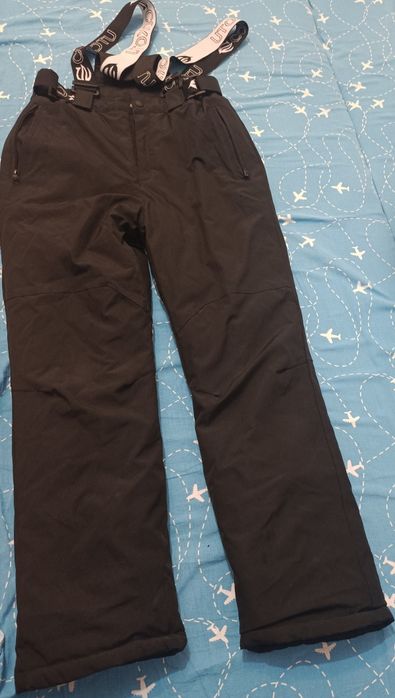 Продам болоневые штаны( лямки убираются)  на мальчика