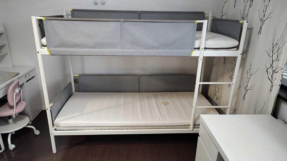Детско двуетажно легло от Икеа VITVAL + ПОДАРЪК Бюро