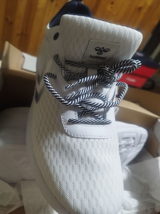 Маратонки Reebok, Hummel.