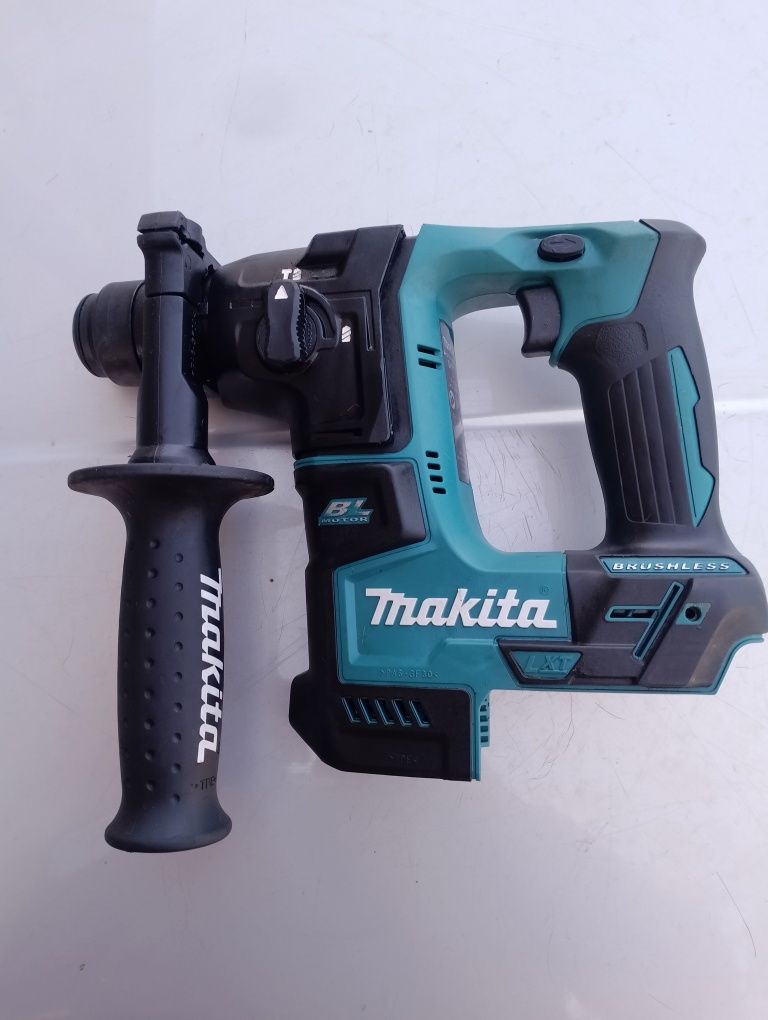 Акумулаторен безчетков перфоратор Makita 171