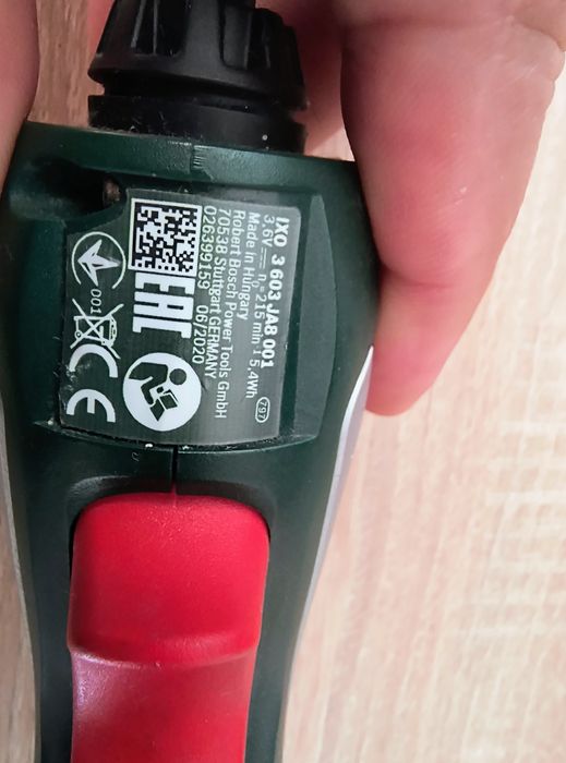 Продавам акумулаторна отвертка Bosch