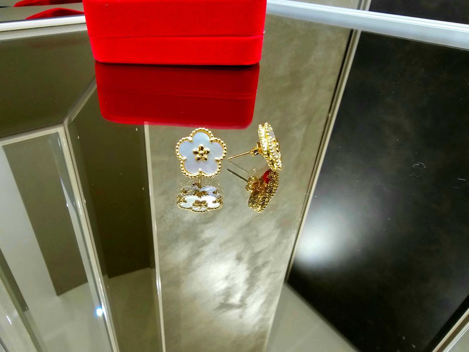 Van Cleef & Arpels VCA Gold Mother of Pearl Lucky Spring Дамски Обеци
