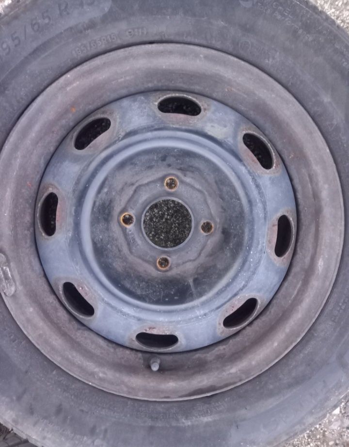 4 броя гуми  michelin 1922 с джанти 195 65 15