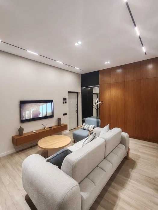 шота руставелли подключ евро 2х ком с кадастром Royal House 53м2;