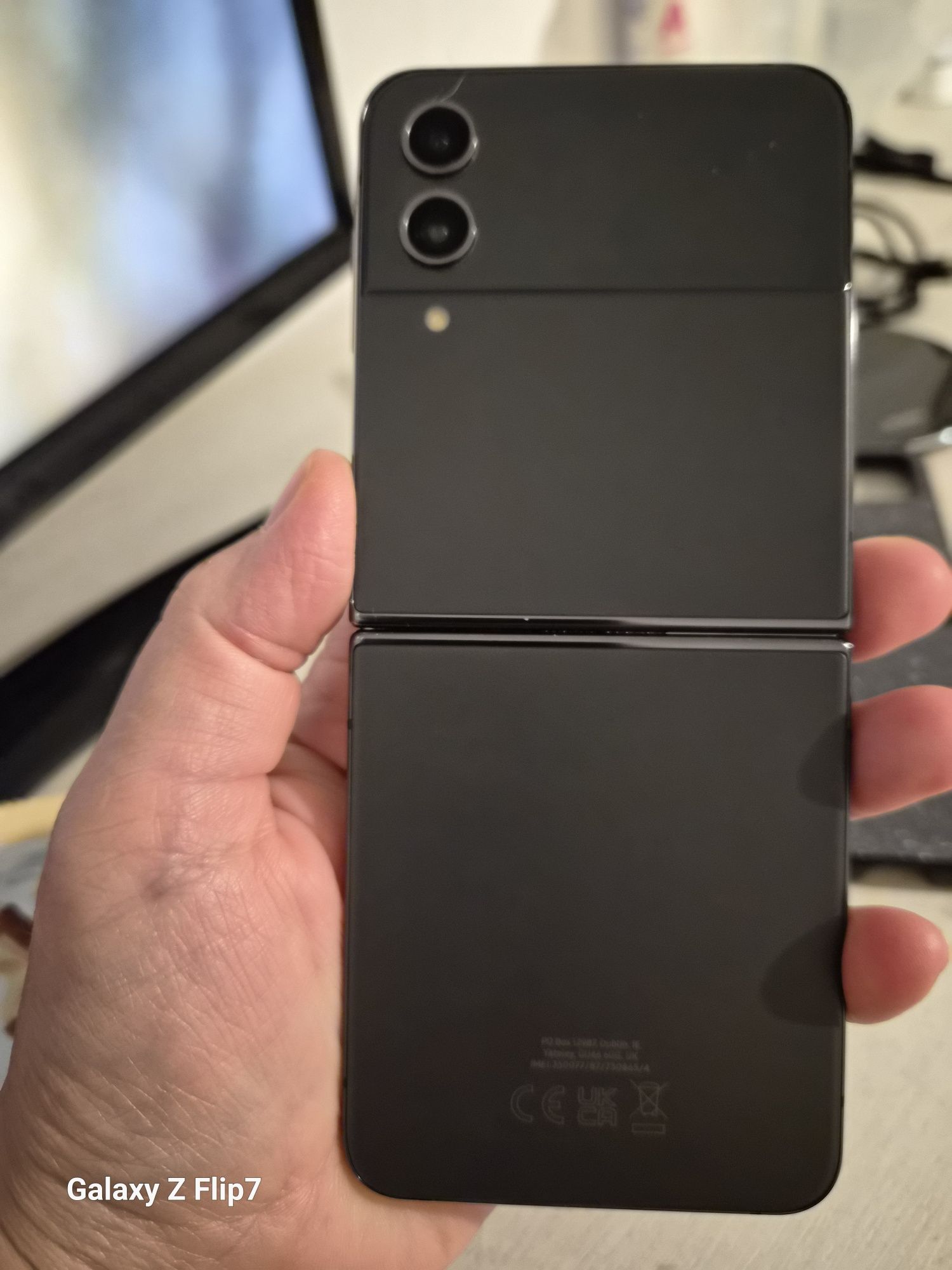 Samsung galaxy flip 4