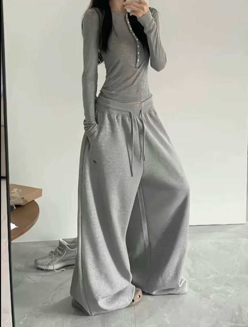 Wide leg joggers