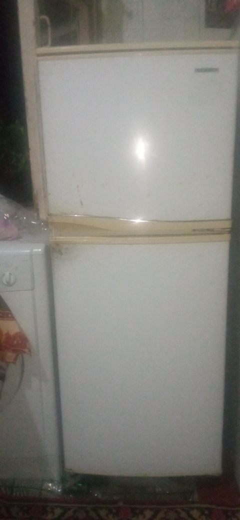 Xolodilnik Samsung sotiladi.