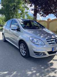 Vând mercedes B Class Benzina 1,8,116cp. An 2011 km 144.000