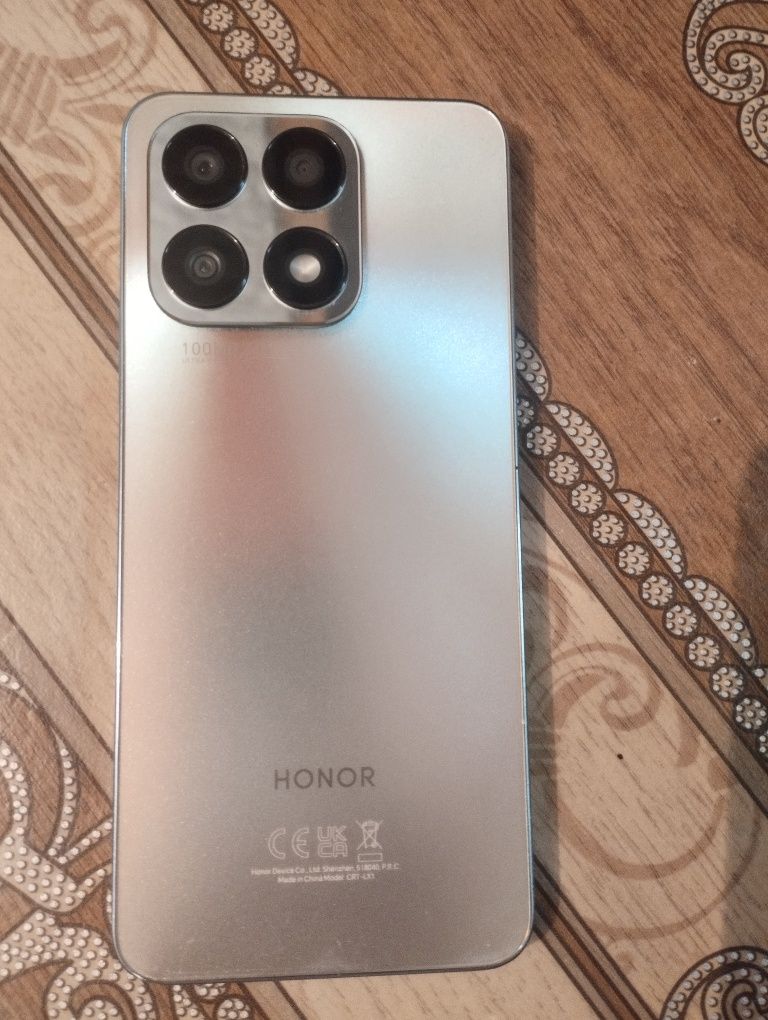 Продам смартфон HONOR X8a