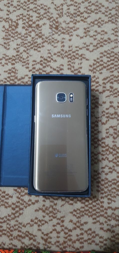 Samsung Galaxy S7 edge  ideal