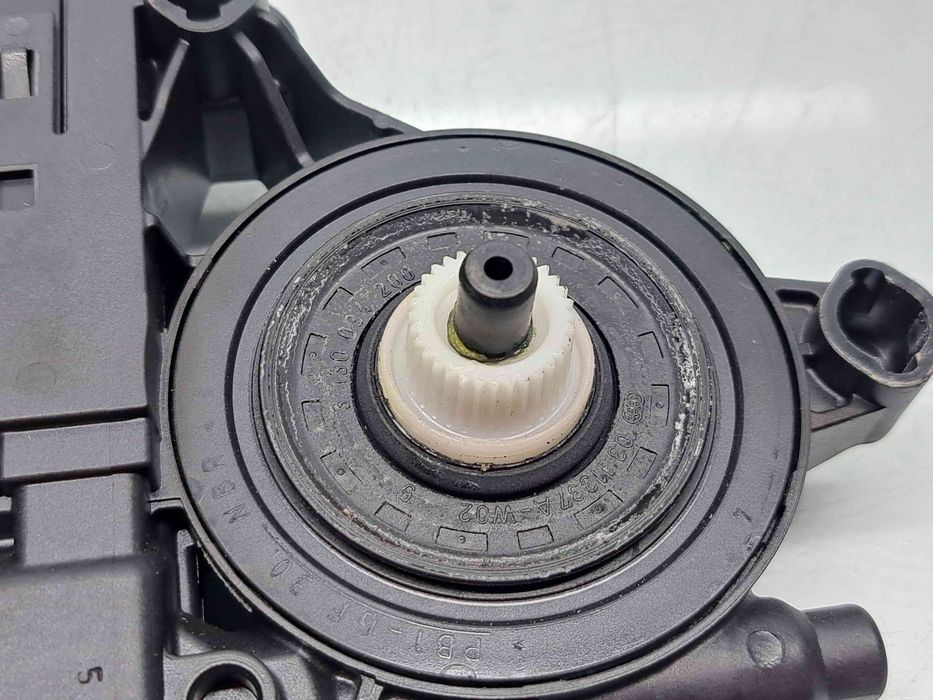 Motoras geam dreapta fata Volkswagen Passat B7 (362) [Fabr 2010-2014]