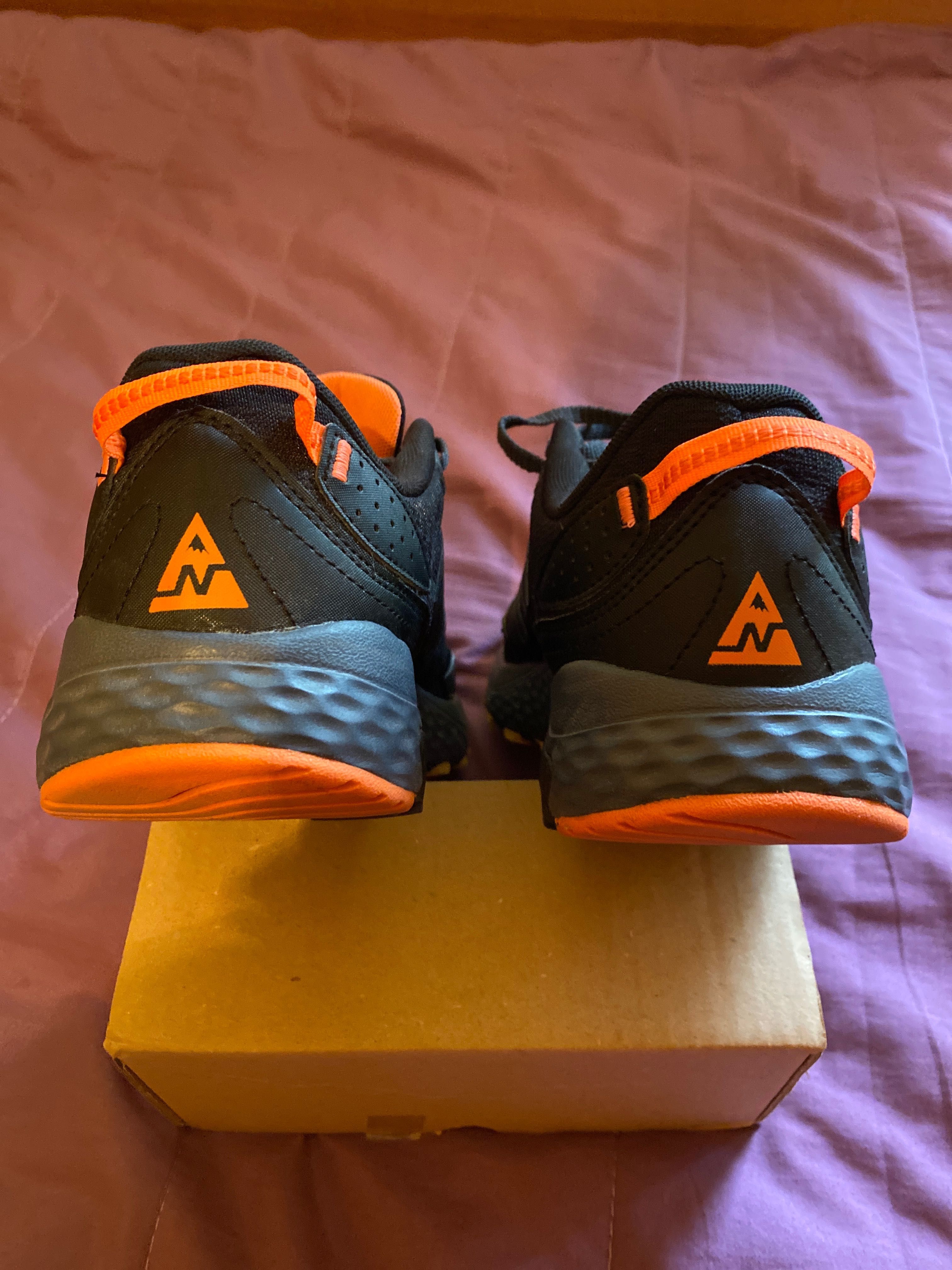Маратонки new balance