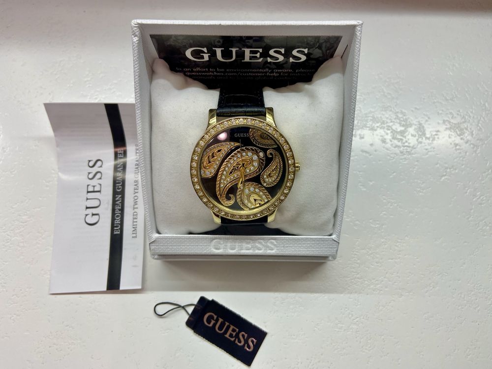 Guess - часовник /намален/