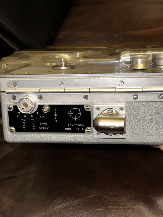 Награ 3 - Професионален магнетофон с висококачествен звук