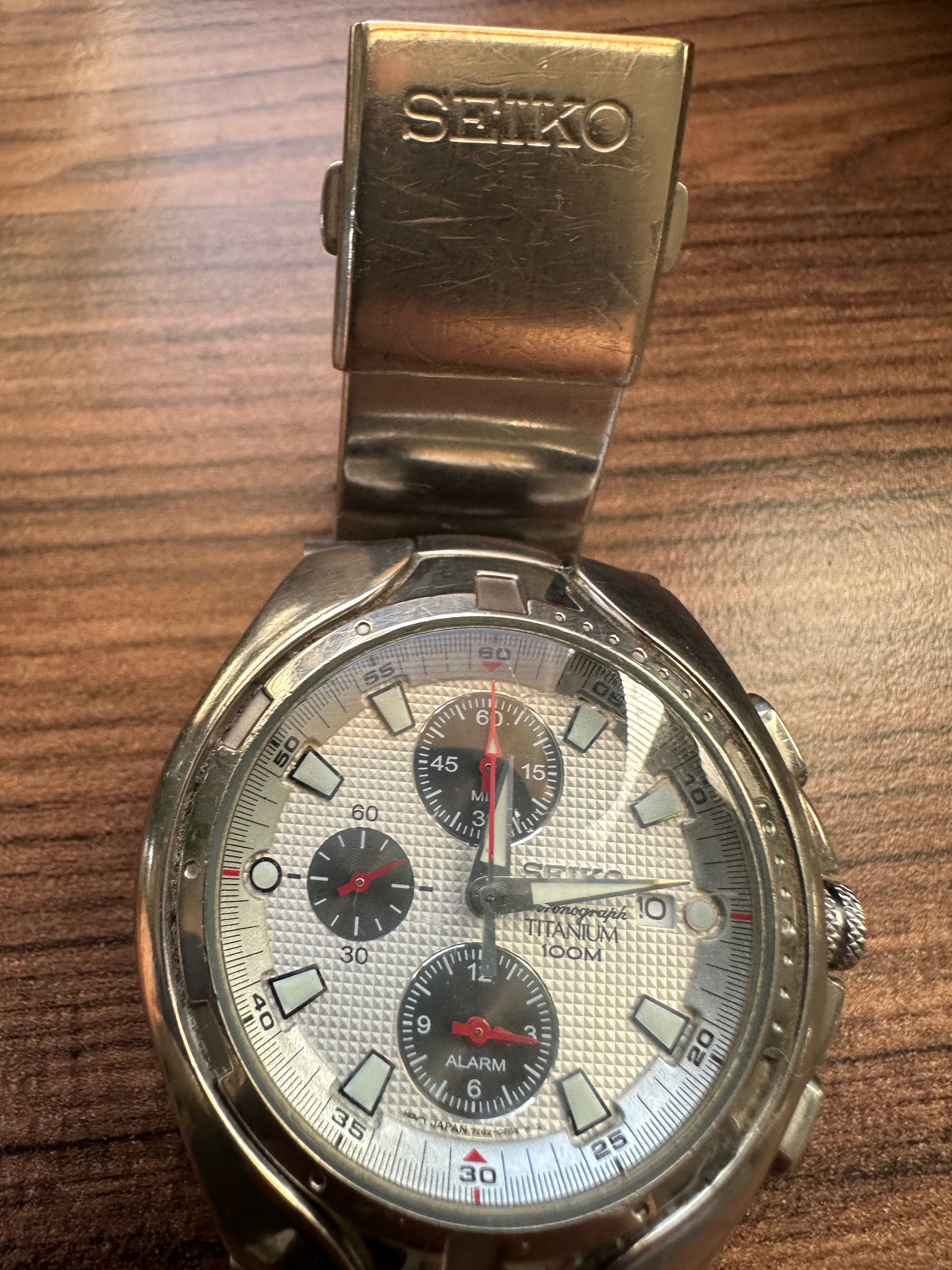 Продавам часовник Seiko