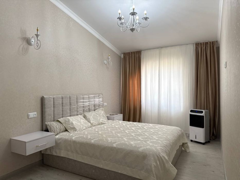 2-х комнатная квартира в ЖК Азия Хаус на улице Иззат! Ор-р Кадышево