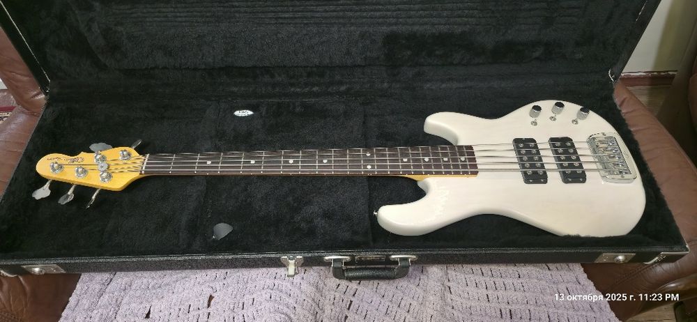 Бас гитара G&L L2500